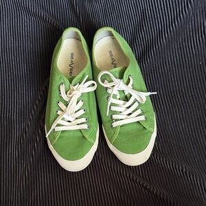 SeaVees Monterey Cactus Green Sneakers with White Accents 8.5